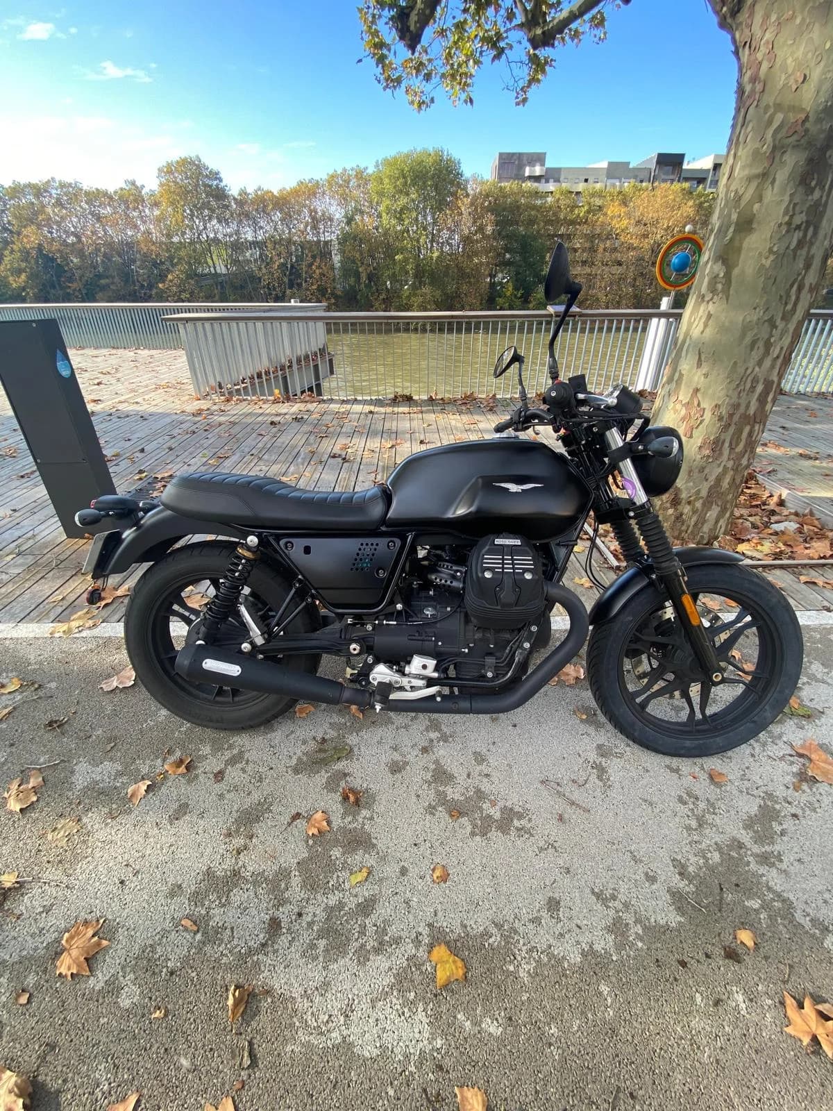 Moto Guzzi V7 III Stone