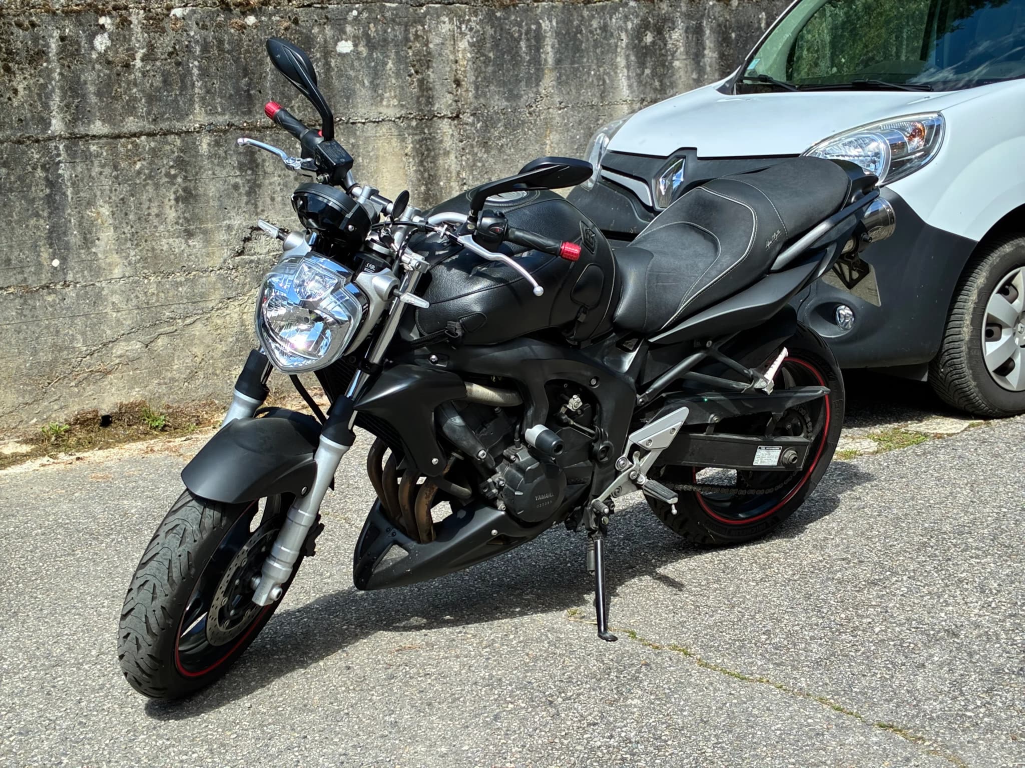Yamaha FZ6