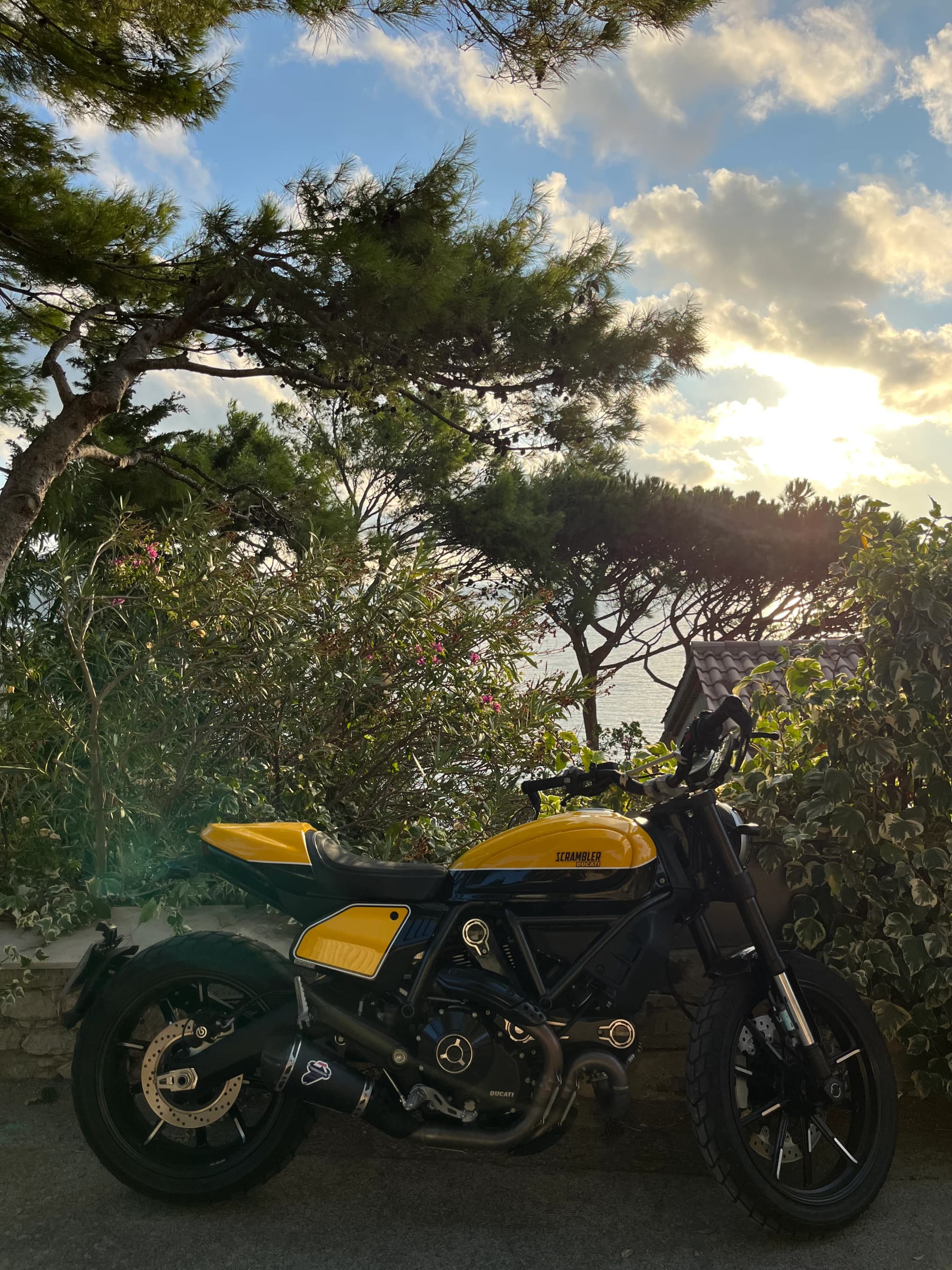 Ducati Scrambler Full Throttle